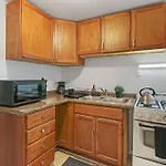 Great Location! Cozy 3Br Garden Unit In Hyde Park