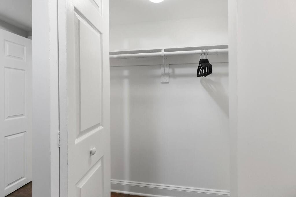 Great Location! Cozy 3br Garden Unit In Hyde Park * Chicago