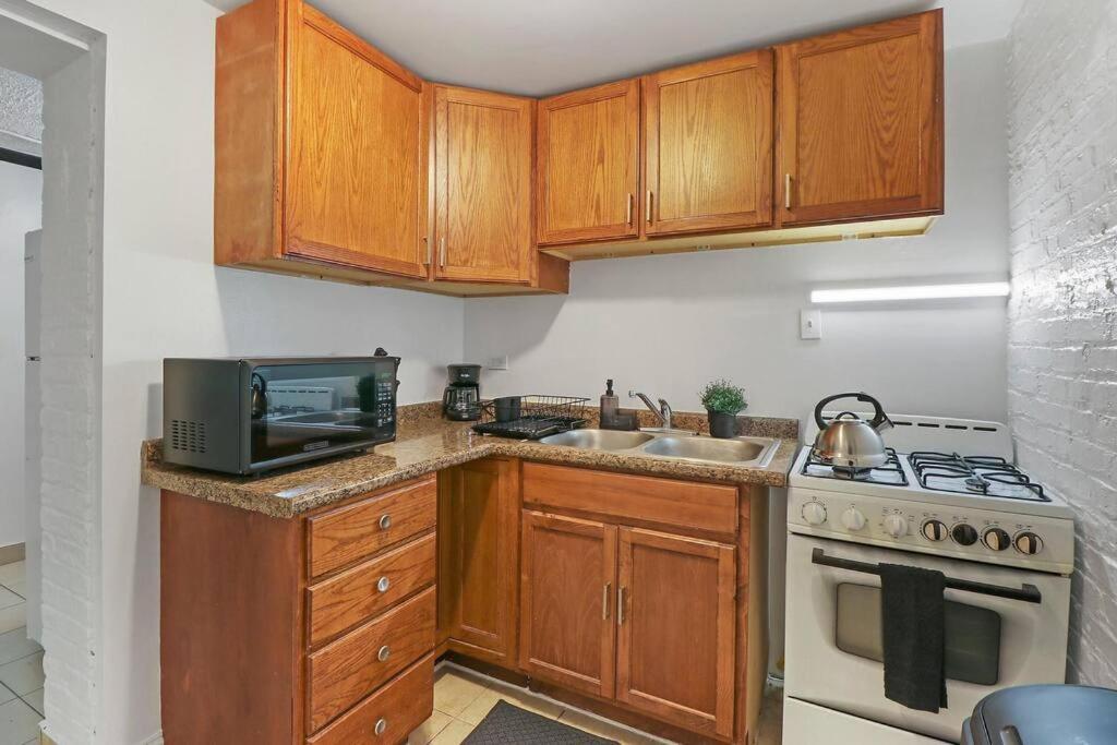 Great Location! Cozy 3br Garden Unit In Hyde Park * Chicago