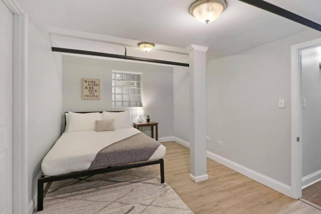 Great Location! Cozy 3br Garden Unit In Hyde Park Apartment *